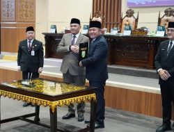 Ketua DPRD Sumsel, Andie Dinialdie memimpin Rapat Paripurna ke-XXXIII (33) DPRD Provinsi Sumatera Selatan Dengan Agenda Membahas Penyampaian Pengantar Laporan Keterangan LKPJ Gubernur tahun 2025