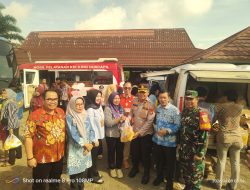 Kapolres Banyuasin Diwakili Kabag SDM Kompol Apriansyah,SH.,M.Si Hadiri Operasi Pasar Murah Dan Pelayanan Prima Terpadu Di Kelurahan Mulya Agung 