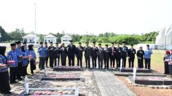 Peringati Harkitnas Ke-118, Sekda Erwin Ibrahim Pimpin Ziarah dan Tabur Bunga di Makam Pahlawan Banyuasin