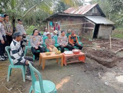 Wujud Polri Presisi, Kapolda Sumsel Irjen Pol Sandi Nugroho Diwakili Karo SDM Pimpin Langsung Bedah Rumah Lansia Tidak Layak Huni