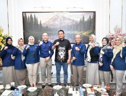Ketua DPRD Sumsel Andie Dinialdie Didata Petugas BPS, Ajak Masyarakat Sukseskan Sensus Ekonomi 2026