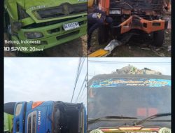 Fuso Tanker Mundur di Tanjakan, Hantam Tiga Kendaraan Lain di Jalur Palembang-Jambi